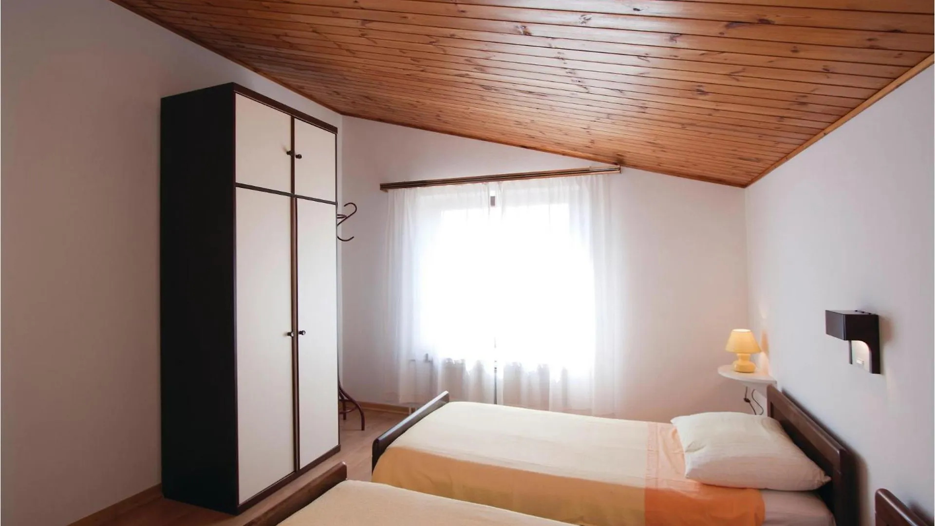2 Bedroom Awesome Apartment In Barban